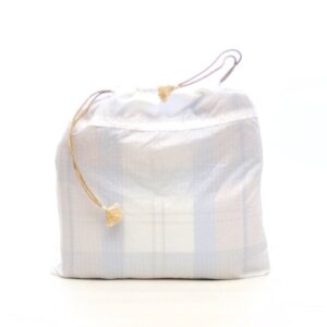 Bag plaid made out of recycled spinnaker with hemp cord