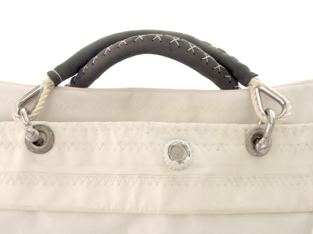 Borsa da viaggio in vela. manici in cotone/pelle staccabili. Occhiello cucito e ossidato originale della randa