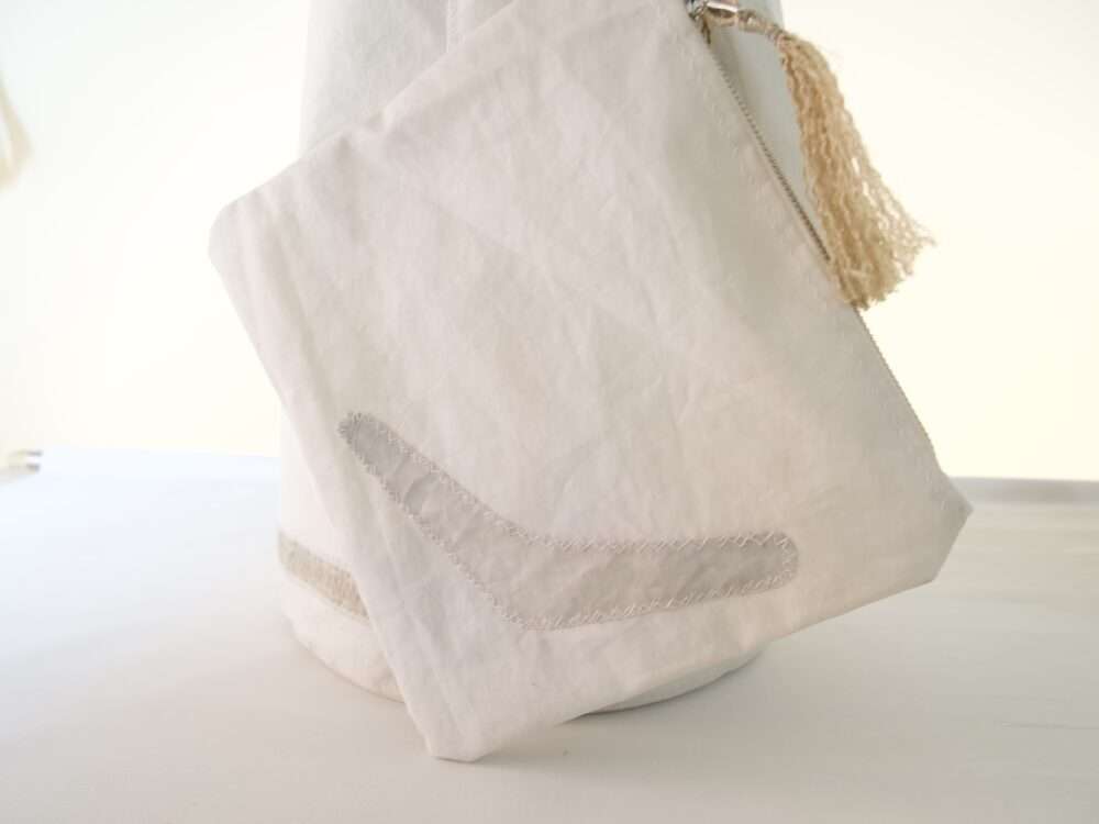 Pochette staccabile chiusa con una lampo