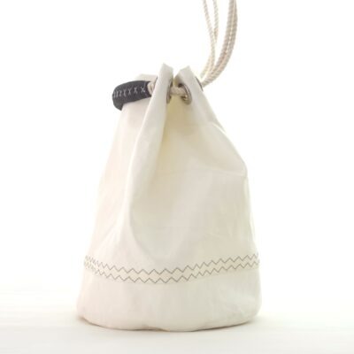 Sacca "Paiolo" in vela bianca con cuciture originali blu