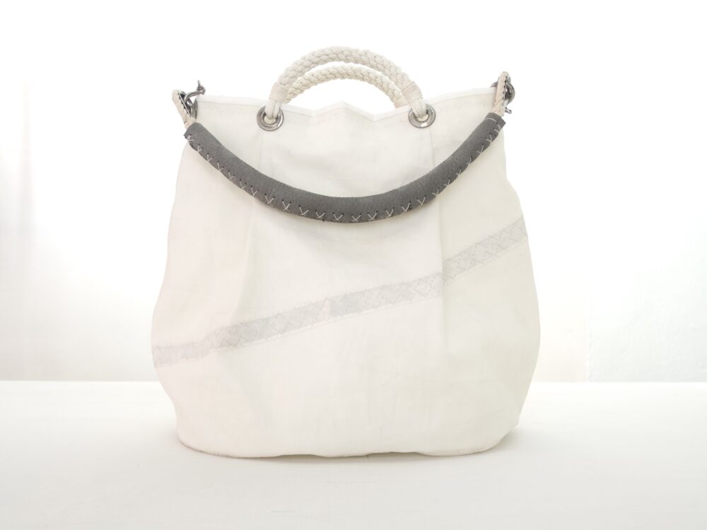 sac seau blanc avec fermeture